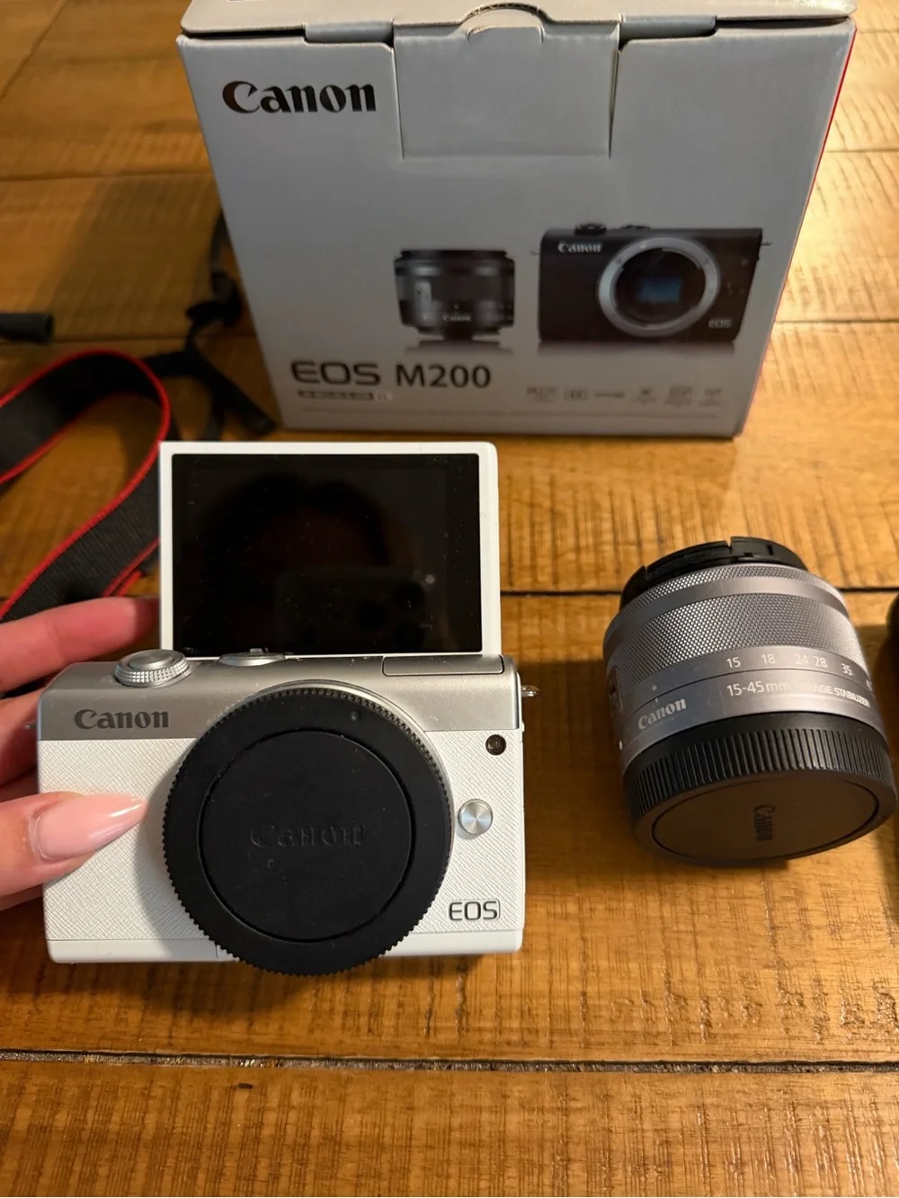 Canon EOS M200 White Mirrorless Camera Kit with Black Lens & Accessories